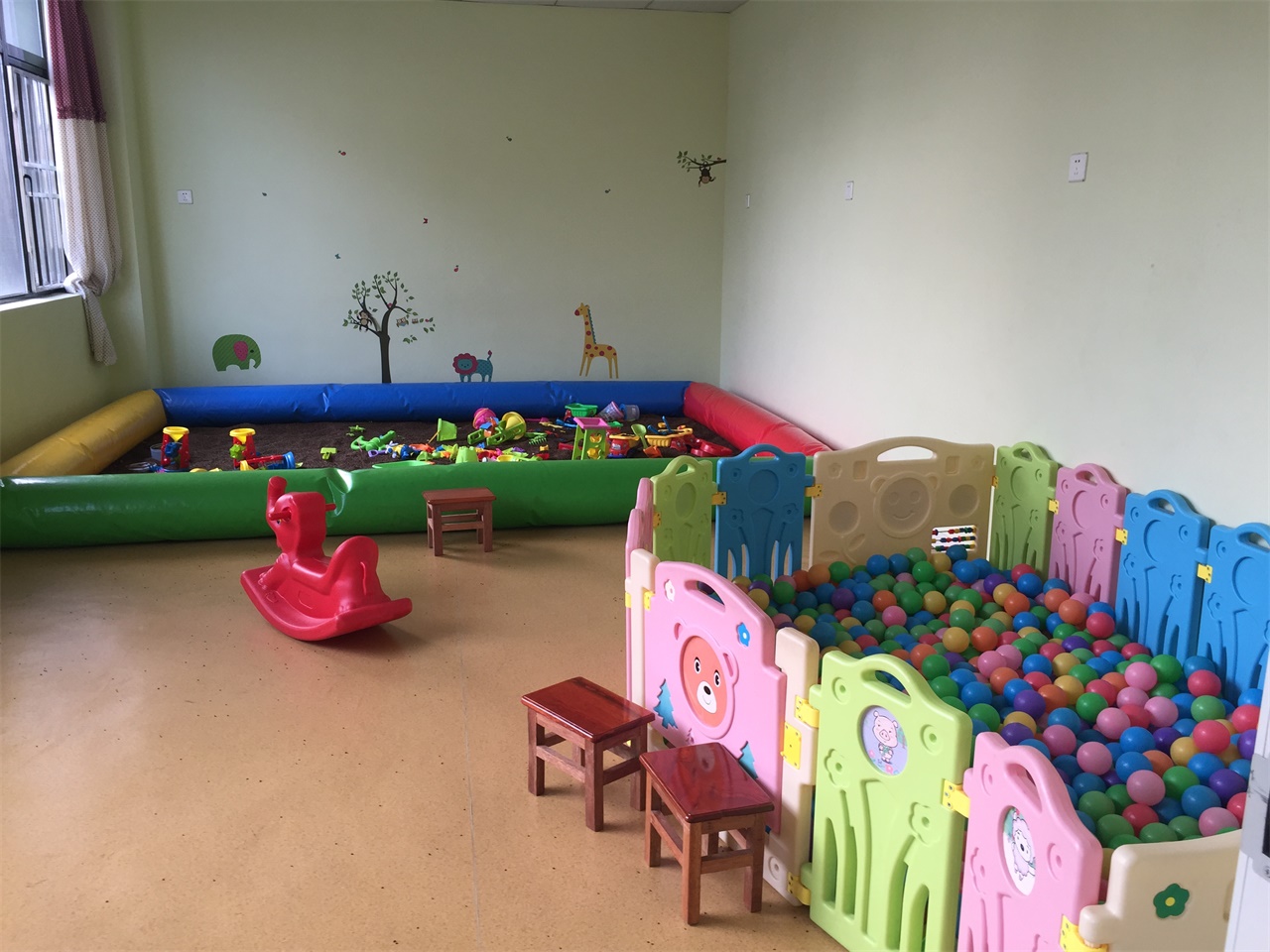 浦江三人行教育培训中心-浦江县亚太大道创业