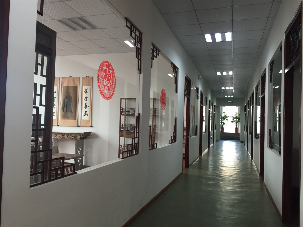 浦江三人行教育培训中心-浦江县亚太大道创业